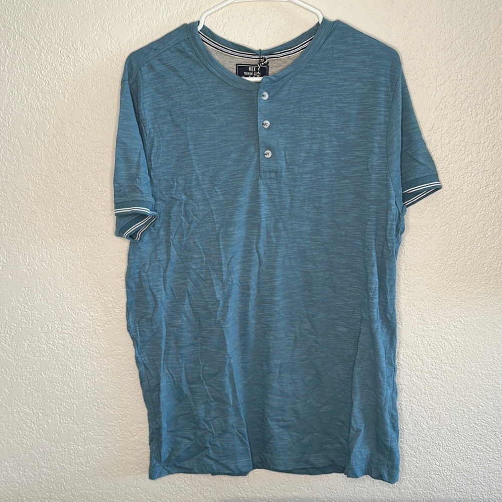 NWT Mens Tee